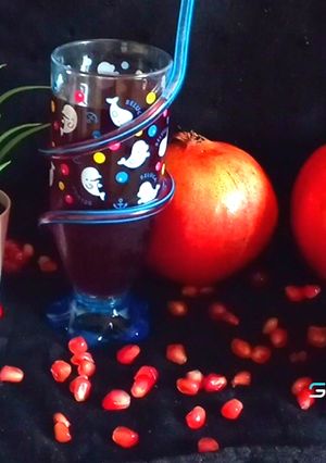 A picture of Pomegranate & Grapes juice 🍒🍇.