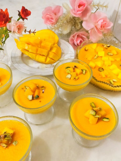 A picture of Eggless Mango pudding without gelatin.
