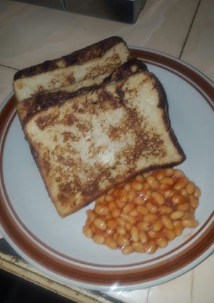 A picture of French toast.