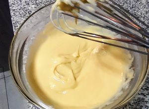Una foto de 🇨🇱 Crema pastelera en 5 minutos (usando sólo microondas)