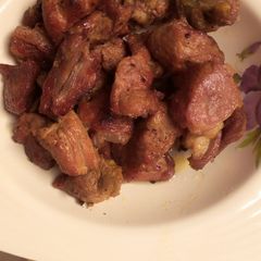 A picture of Fried beef.