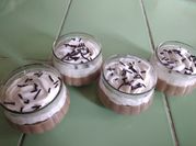 Una foto de chantilly de café