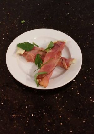 A picture of Ham / Pepperoni and Cheese Stick Melts.