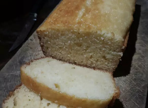 Una foto de Budín de vainilla húmedo y esponjoso