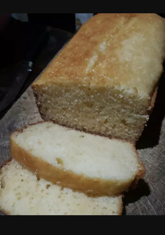 Una foto de Budín de vainilla húmedo y esponjoso