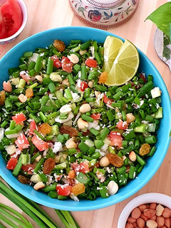A picture of Spring onion salad.