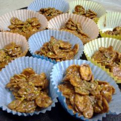 A picture of chocolate cornflakes in the cup.