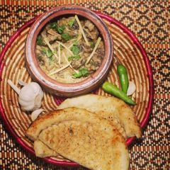 A picture of Mutton/Beef White Karahi.
