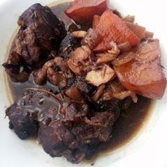 A picture of LG RED WINE PORK RAGU.