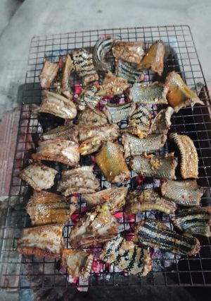 Hình của món Rắn nướng ngũ vị.