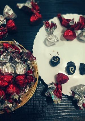 ખજૂર પીનટ બટર ચોકલેટ (Khajoor Peanut Butter Chocolate Recipe In Gujarati) રેસીપી મુખ્ય ફોટો
