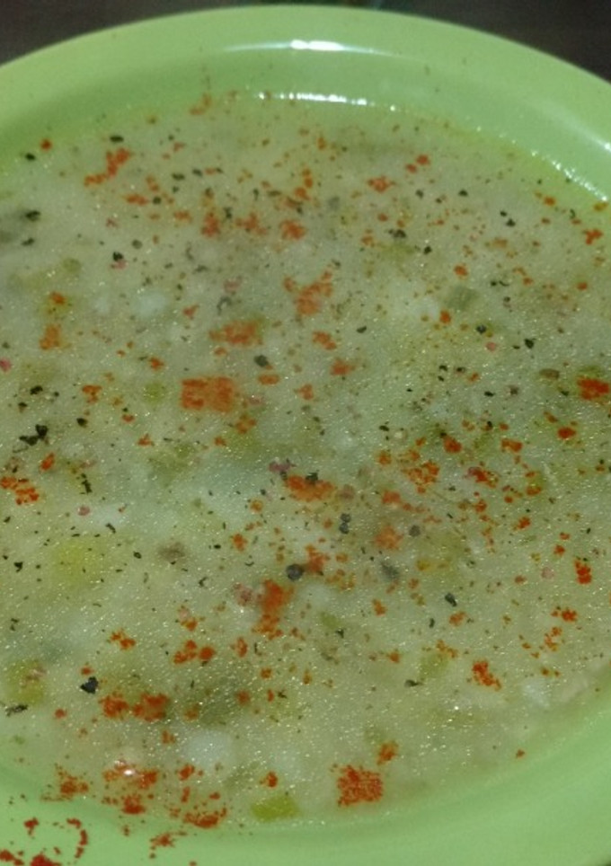Una foto de Sopa de papa y cebolla de verdeo