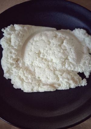 હોમ મેડ પનીર (Home Made Paneer Recipe In Gujarati) રેસીપી મુખ્ય ફોટો