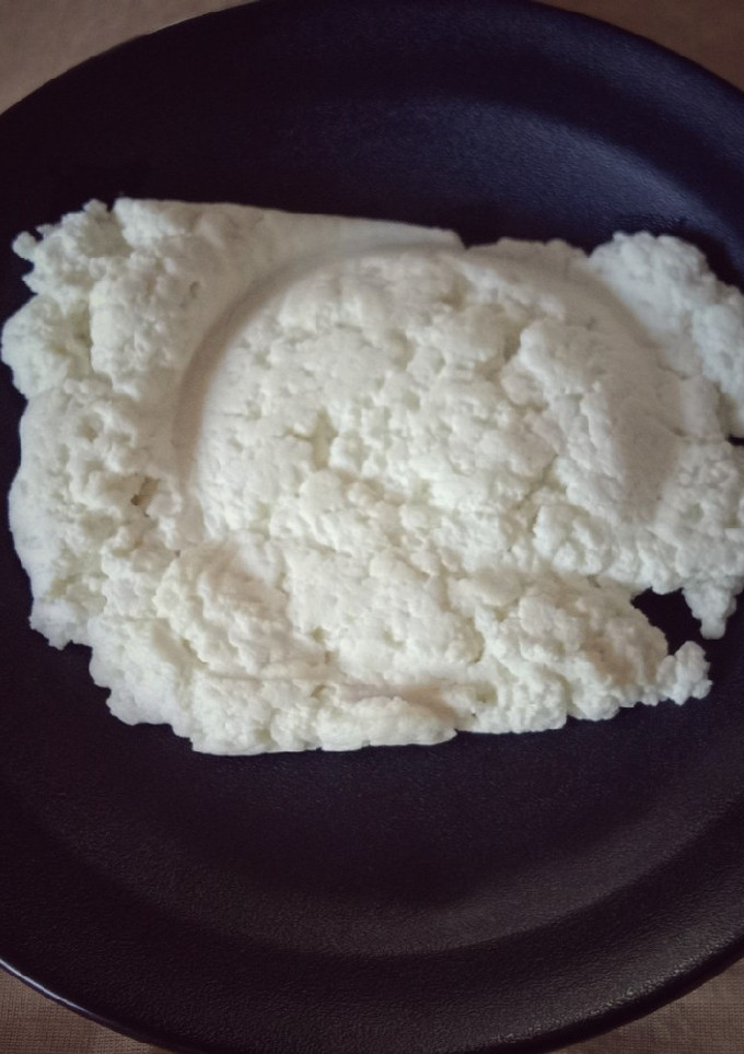 હોમ મેડ પનીર (Home Made Paneer Recipe In Gujarati) રેસીપી મુખ્ય ફોટો