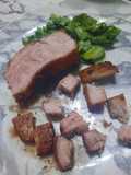 Pechito de cerdo con hojas verdes