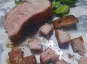 Una foto de aderezos para cerdo