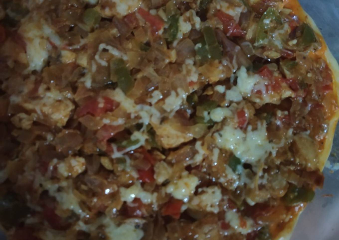 Cheese burst pizza