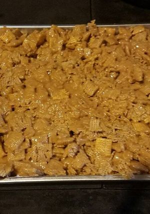 A picture of 'No Bake' Peanut Butter Lovers Dream Squares.