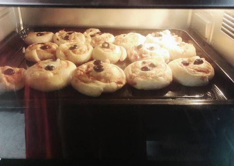 Pizza pinwheels