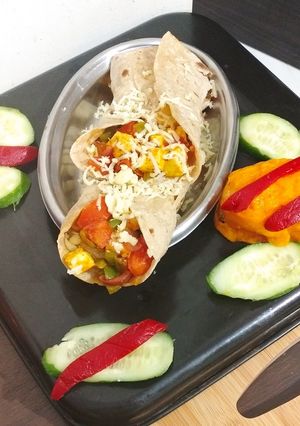 A picture of Chat Pati Chapati (wraps).