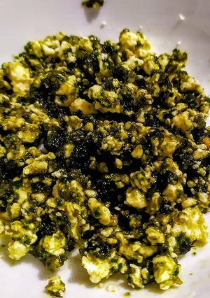 Una foto de QUESO Al Pesto de🌿Albahaca😋...!