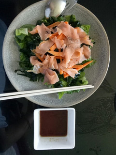 Foto resep Wakame smoke salmon salad