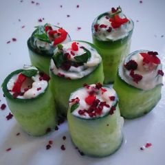 A picture of Cucumber rolls (salad).