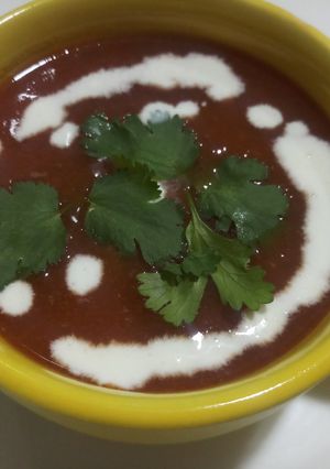 A picture of Cream of tomato soup.