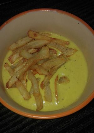 صورة لوصفة بطاطس مقلية بصوص الجبنة