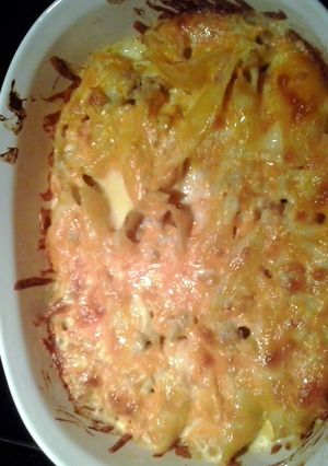A picture of chicken stuffed shells.