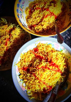 দেশি স্টাইল এগ চাউমিন (deshi style egg chowmin recipe in Bengali) রেসিপির প্রধান ছবি