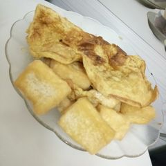 A picture of Awara with egg.