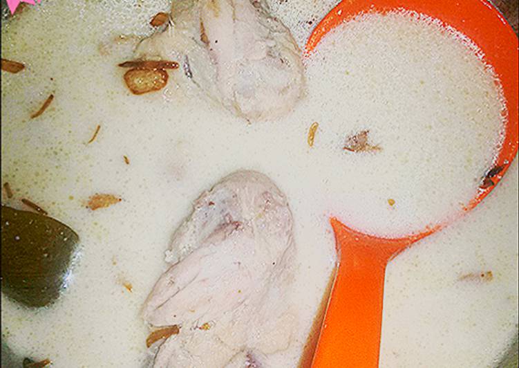 Cara Gampang Membuat Opor Ayam Putih, Lezat
