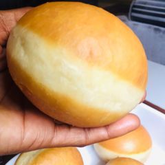 A picture of Bomboloni.