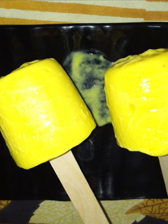 मैंगो आइसक्रीम (Mango Icecream recipe in hindi) रेसिपी मुख्य फोटो