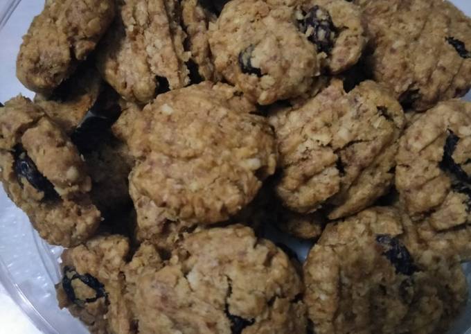 Raisin oatmeal cookies