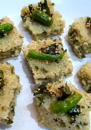 A picture of Methi Mutter Dhokla.