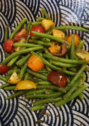 Une photo de Salade tomates et haricots verts