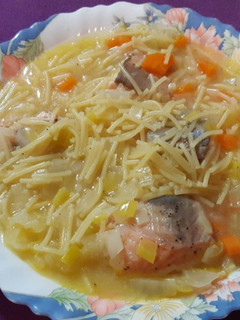 Una foto de Sopa de salmón