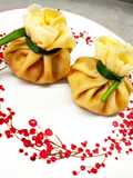 Мішечки з курячим фаршем, грибами та моцарелою