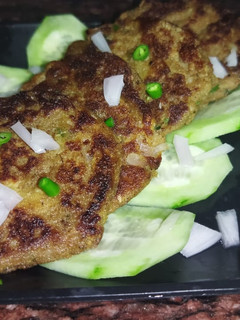 लौकी और लौकी के छिलके के कबाब(lauki aur lauki chhilke ke kekab recipe in hindi) रेसिपी मुख्य फोटो