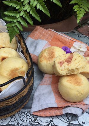 Una foto de PANCITOS RELLENOS DE JAMÓN Y QUESO EN LA SARTÉN 🥖🧀🥓🍳