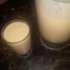 A picture of Banana and papaya milkshake.