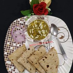 A picture of Palak Paneer.
