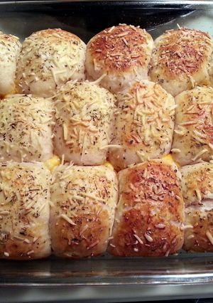 A picture of Pizza Balls.