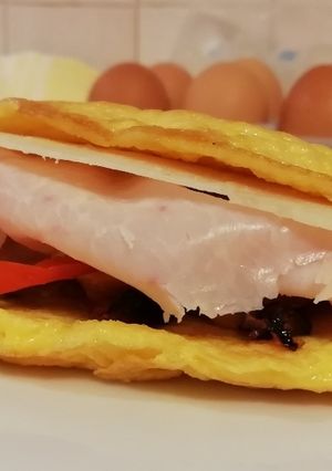 Foto di Omelette con peperoni, fesa e grana