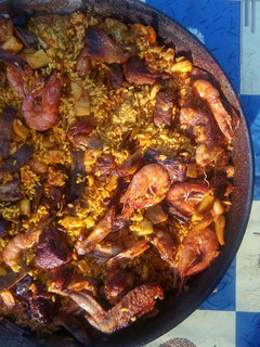 Una foto de Paella completa (carne, verdura y pescado) 🌄🌅