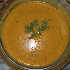 A picture of Lentil soup in coconut milk.