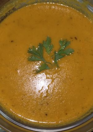 A picture of Lentil soup in coconut milk.