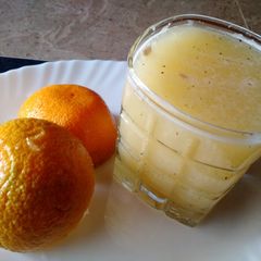 Fresh orange juice A picture of Fresh orange juice.